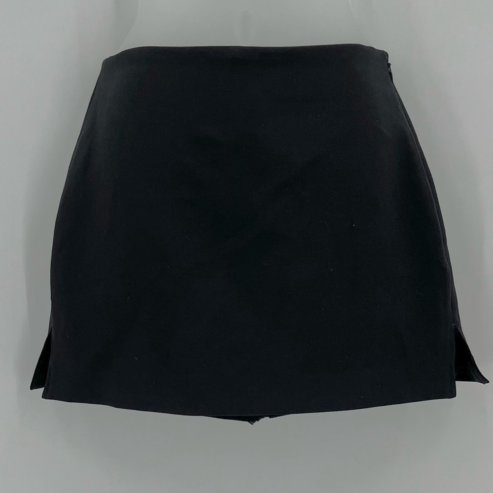 SOLD: Express Womens Skort Black Stretch Straight Zip